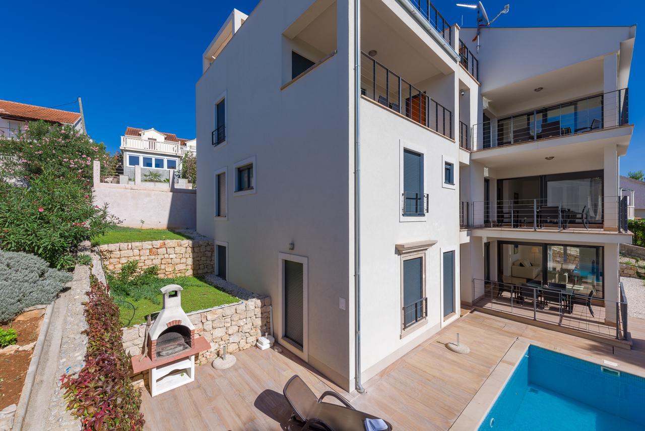Villa Old Mill Милна Екстериор снимка